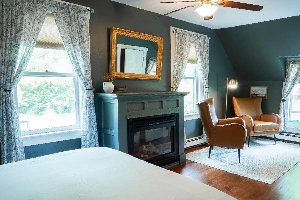 Squam Suite Seating Area and Fireplace